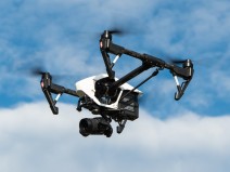 Con un drone y el LED de los equipos podrían robar datos